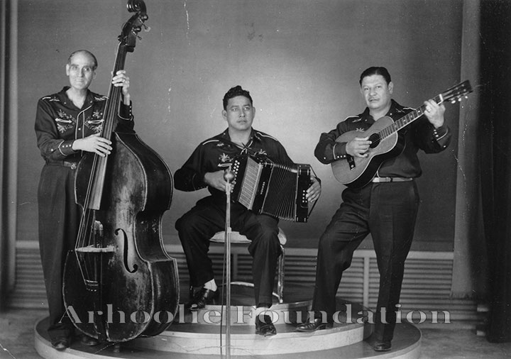 Santiago Jiménez and sus Valedsores, Ismael Gonzales, Santiago Jimenez, Lorenzo Caballero -1940s